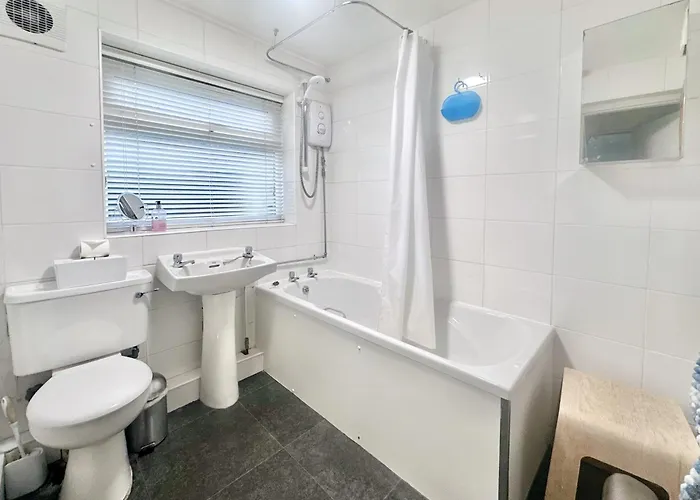 Nunmill Nest By Bishy Road With Free Parking *