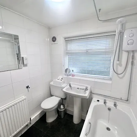 بيت للعطل Nunmill Nest By Bishy Road With Free Parking
