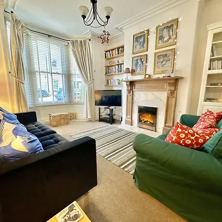 Nunmill Nest By Bishy Road With Free Parking Holiday home *
