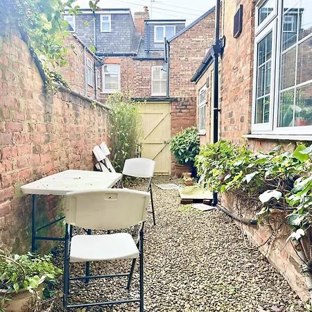 Holiday home Nunmill Nest By Bishy Road With Free Parking *