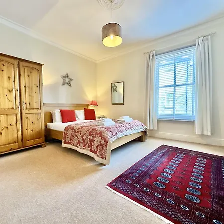 Nunmill Nest By Bishy Road With Free Parking